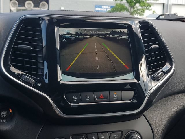 Certified 2022 Jeep Cherokee Limited w/ Elite Package AWD/4WD image 31