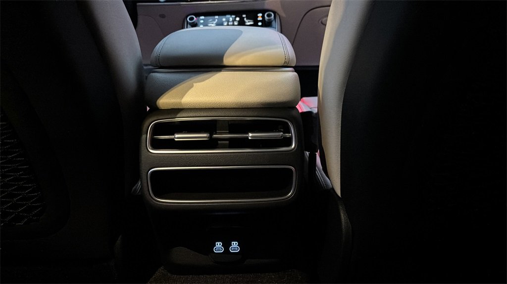 New 2026 Genesis GV70 2.5T Select image 11