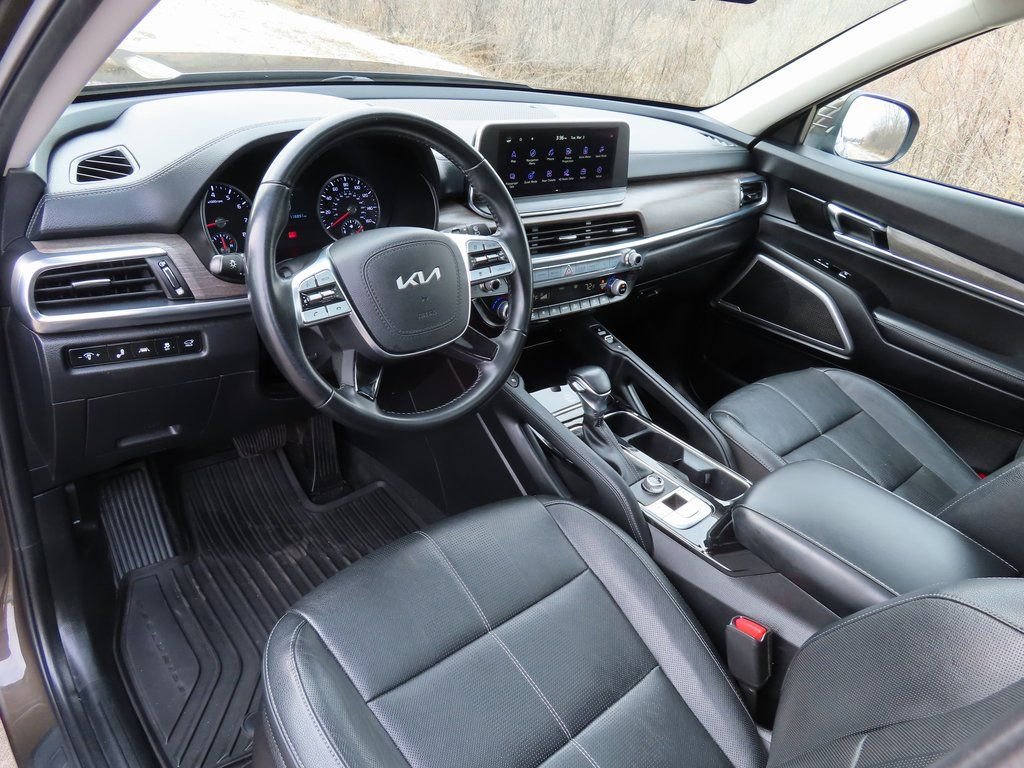 Used 2022 Kia Telluride EX w/ EX Premium Package image 24