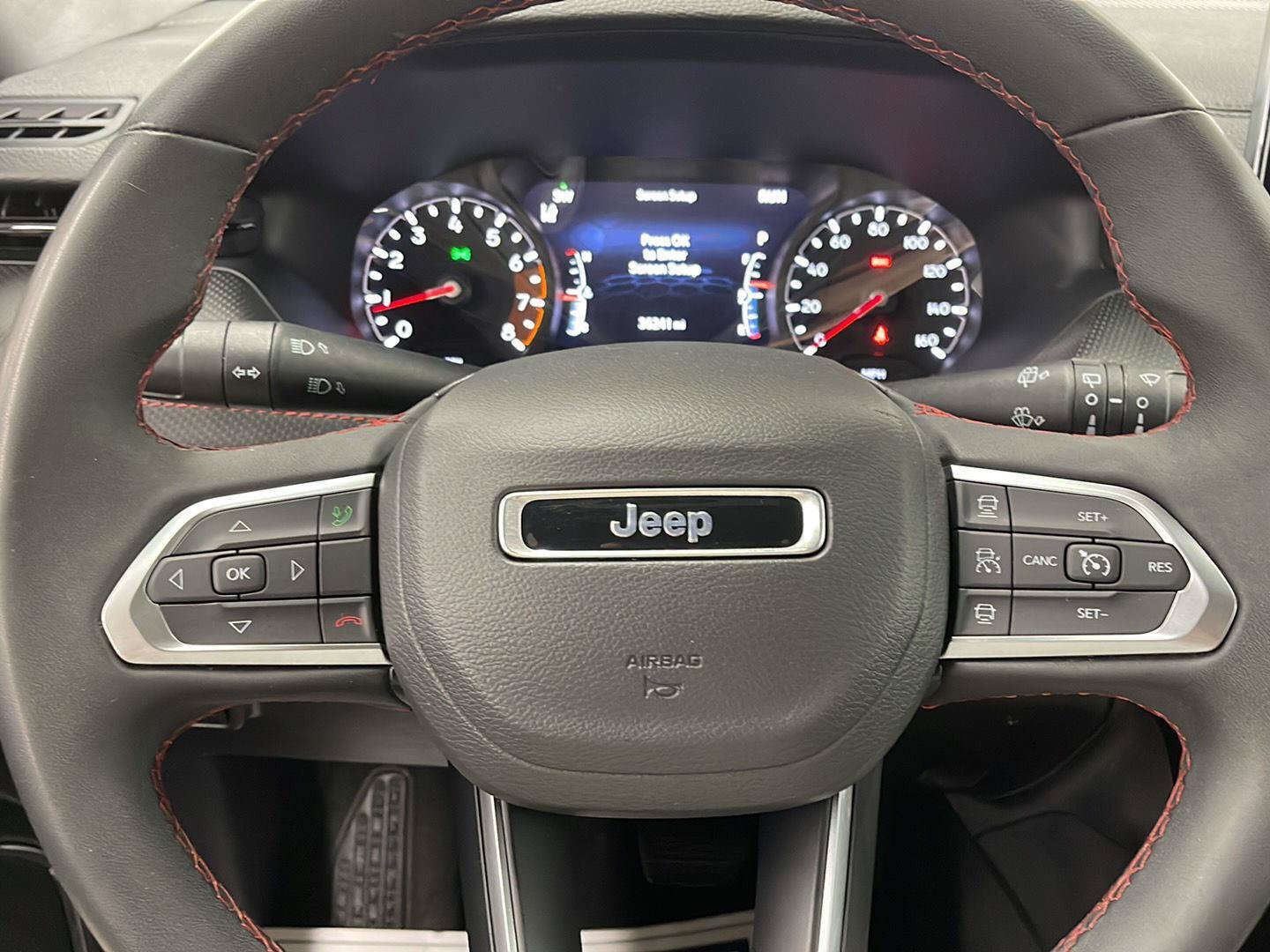 Used 2025 Jeep Compass Trailhawk w/ Trailer Tow Group AWD/4WD image 12