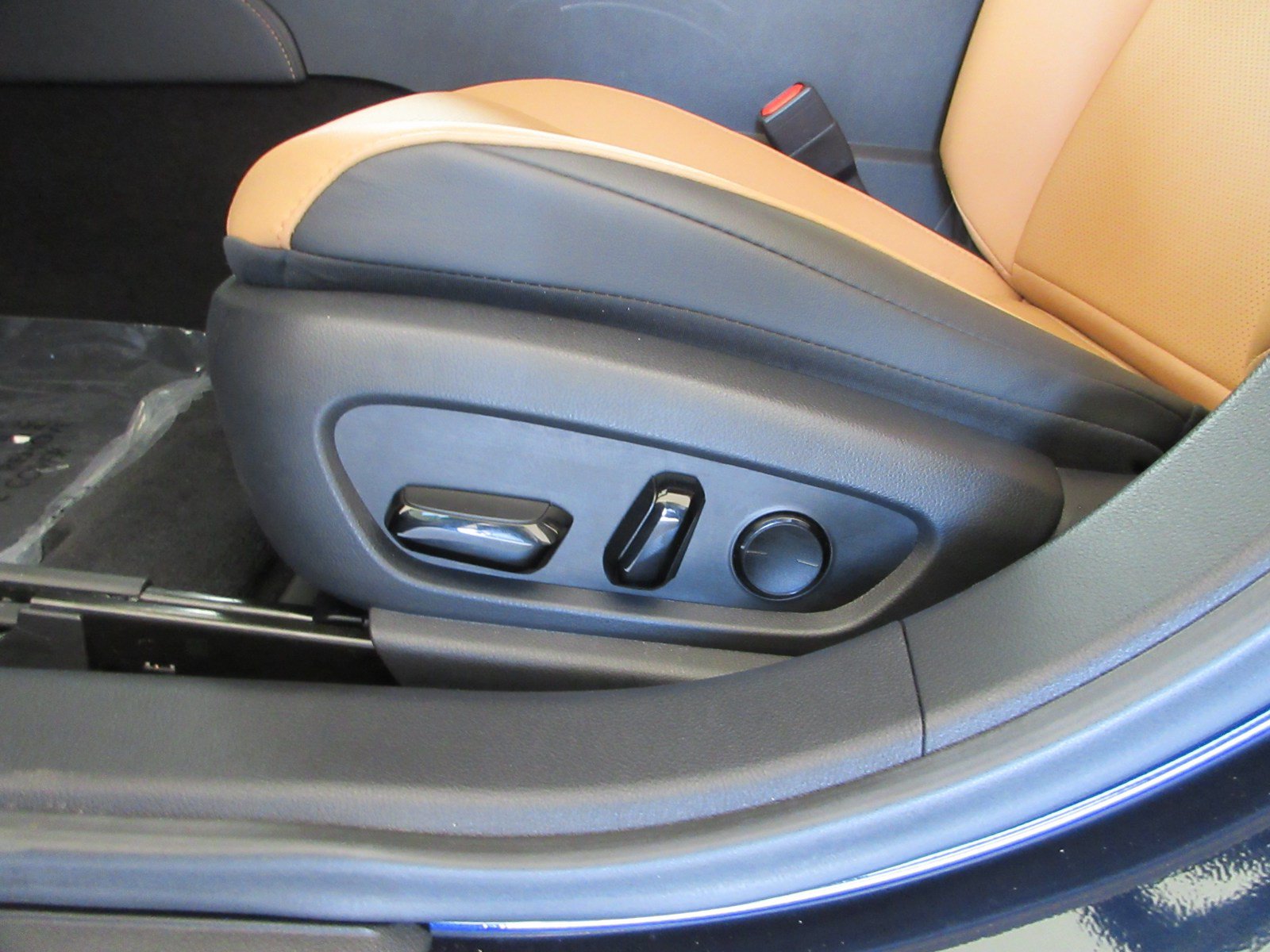 Used 2025 Lexus ES 300h w/ Premium Package FWD image 32