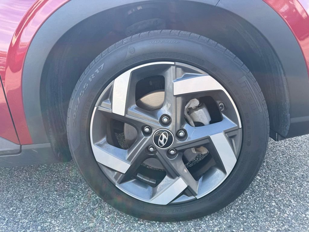 Used 2023 Hyundai Venue Limited image 7