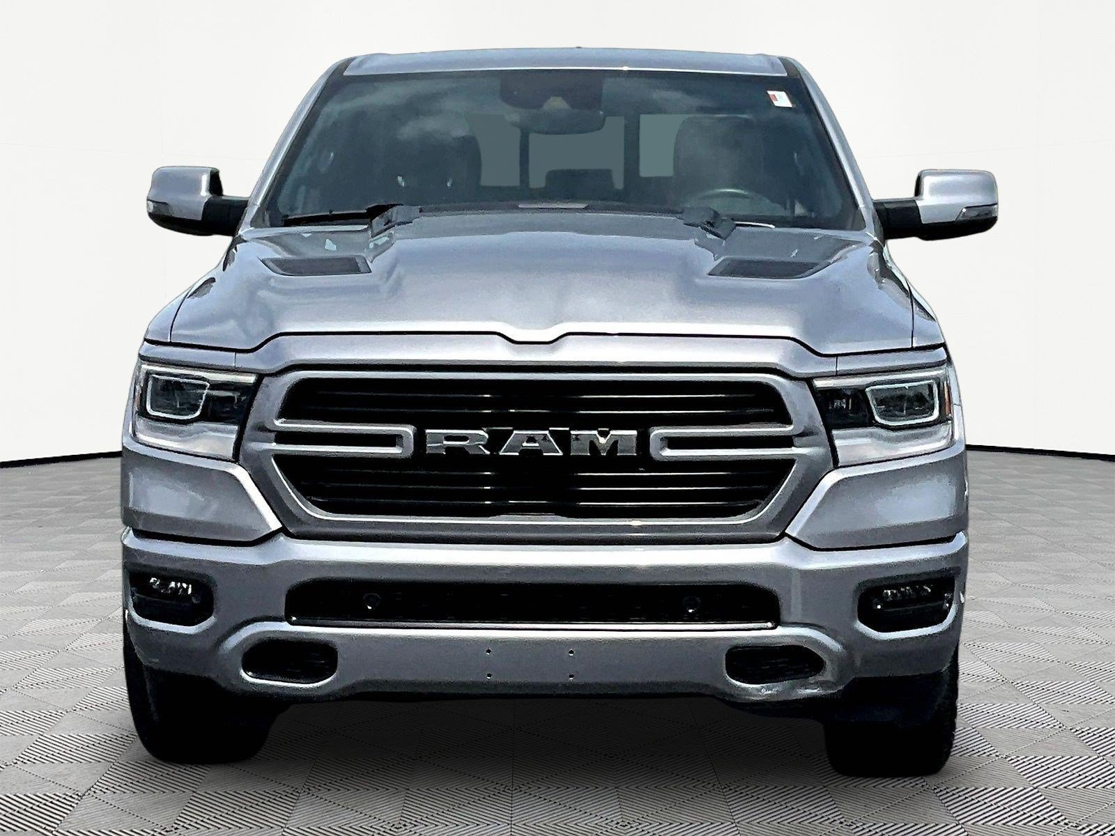 Used 2023 RAM 1500 Laramie AWD/4WD image 2