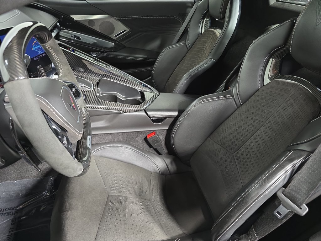 Used 2023 Chevrolet Corvette Z06 RWD image 5