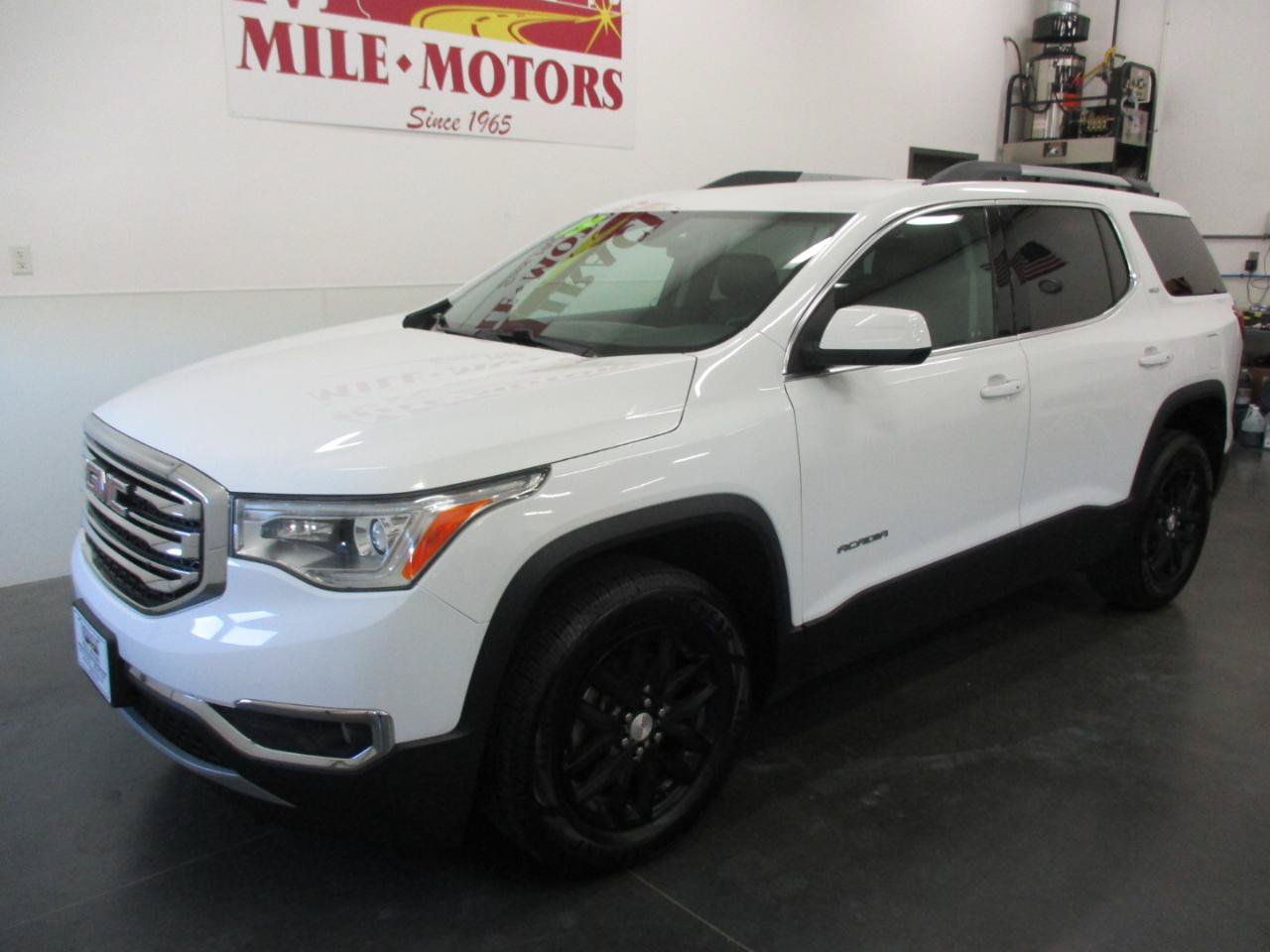 Used 2019 GMC Acadia SLT AWD/4WD image 3