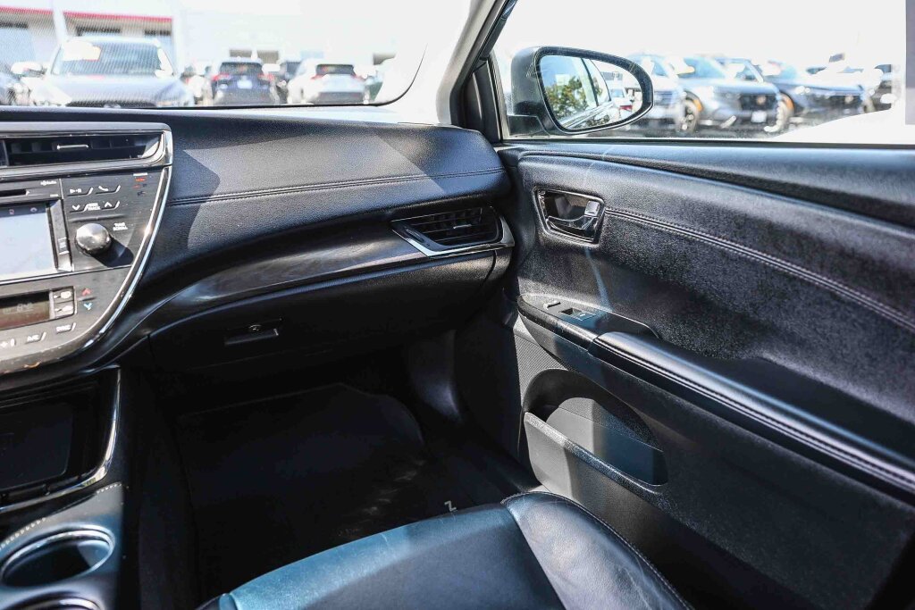 Used 2016 Toyota Avalon XLE Premium FWD image 5