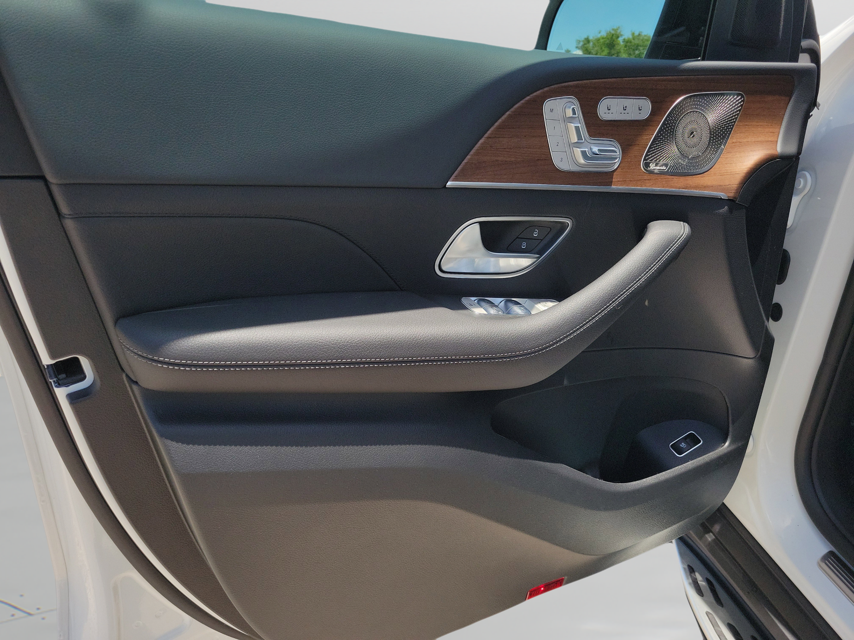 New 2026 Mercedes-Benz GLS 450 4MATIC image 16