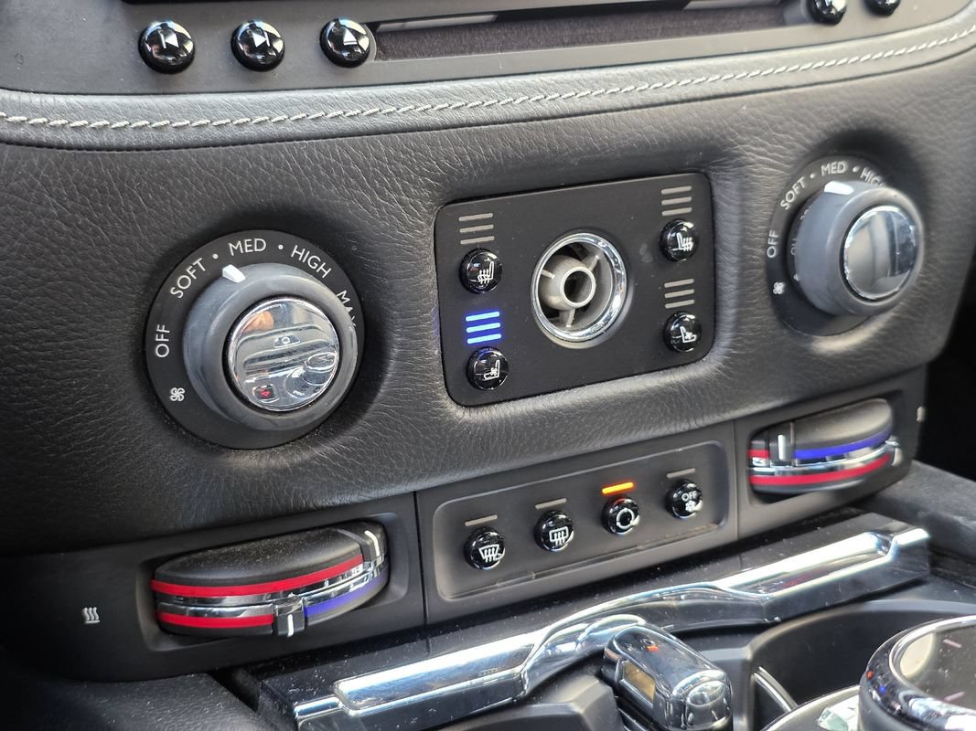 Used 2016 Rolls-Royce Ghost RWD image 17