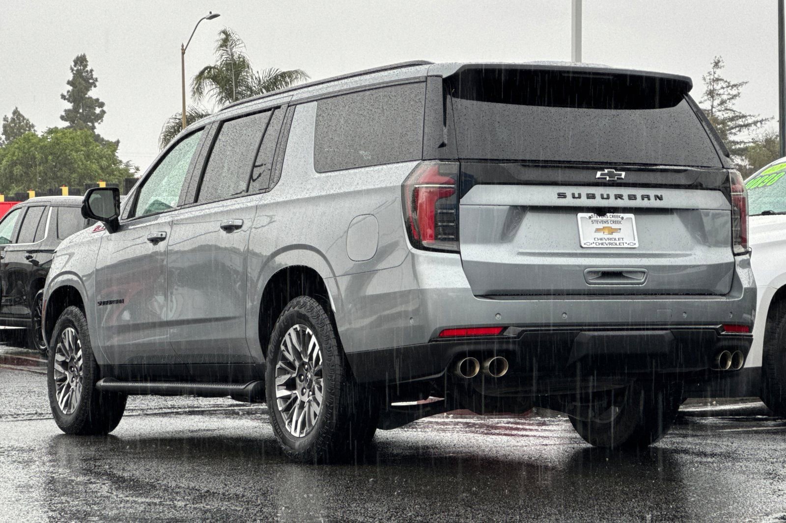 Used 2025 Chevrolet Suburban Z71 AWD/4WD image 7