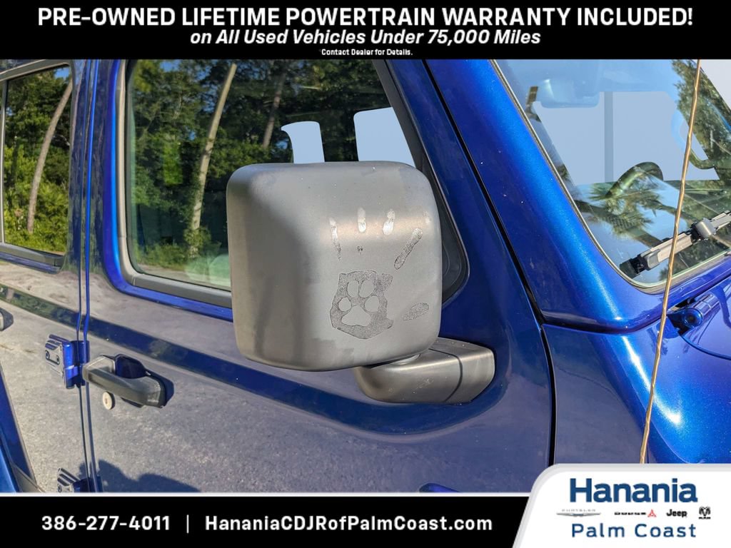 Used 2018 Jeep Wrangler Unlimited Sahara w/ Uconnect 4C Nav & Sound Group AWD/4WD image 11