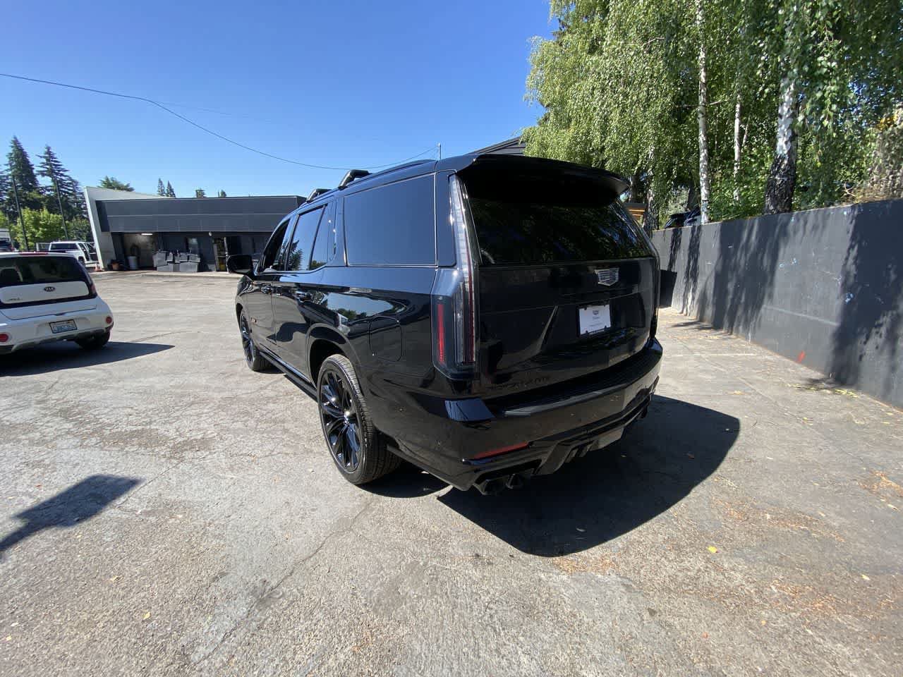 Used 2026 Cadillac Escalade V w/ LPO, ONYX Package AWD/4WD image 4