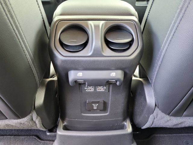 Used 2022 Jeep Wrangler Unlimited Sahara AWD/4WD image 18