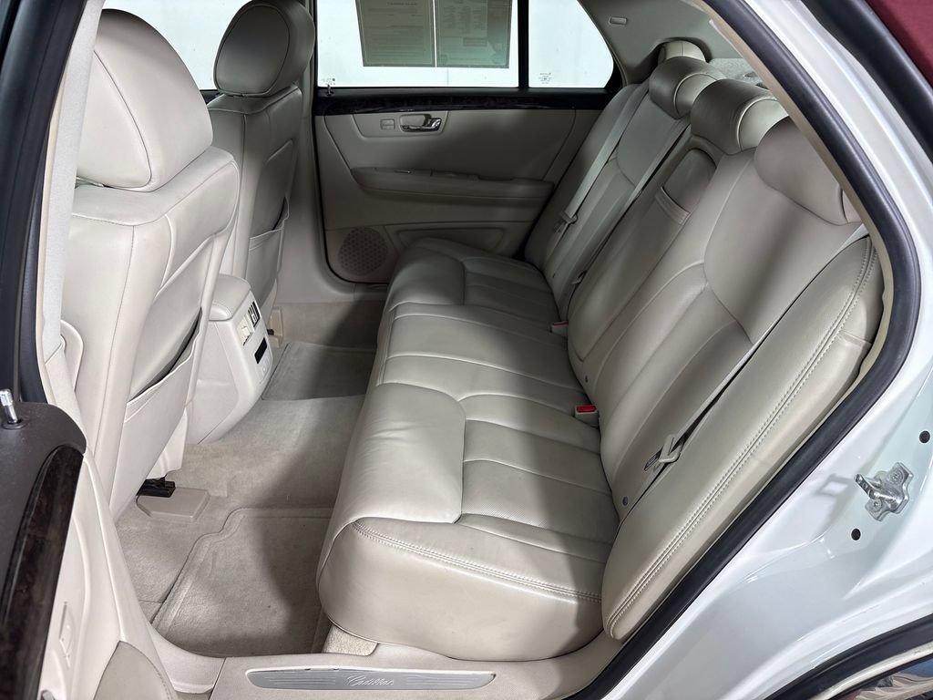 Used 2008 Cadillac DTS w/ Sun And Sound Package FWD image 28