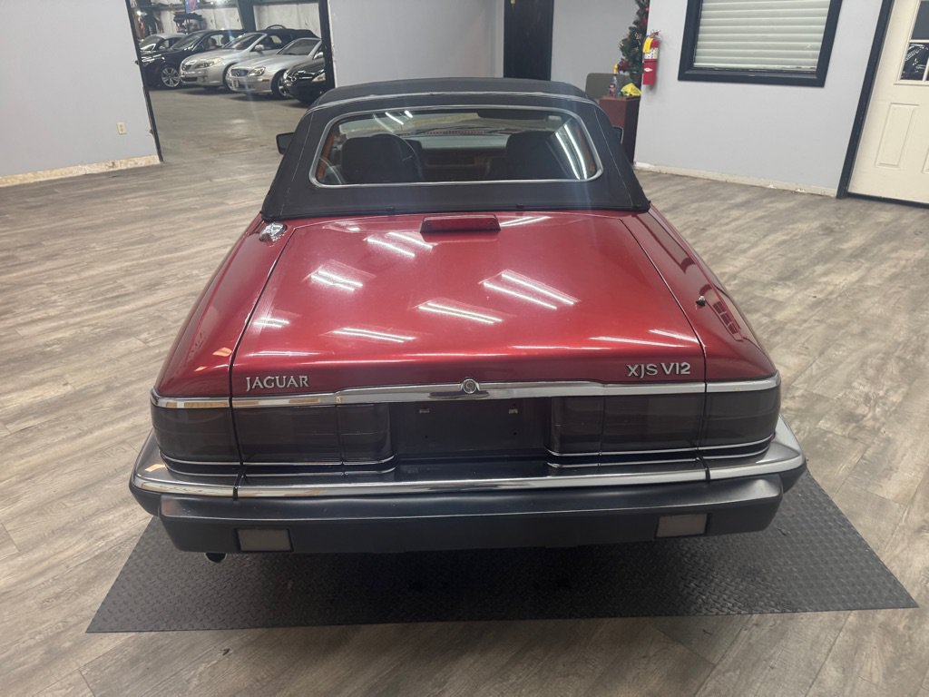 Used 1992 Jaguar XJS V12 Convertible RWD image 11