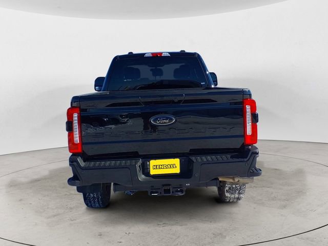 Used 2025 Ford F350 Lariat w/ Black Appearance Package image 4