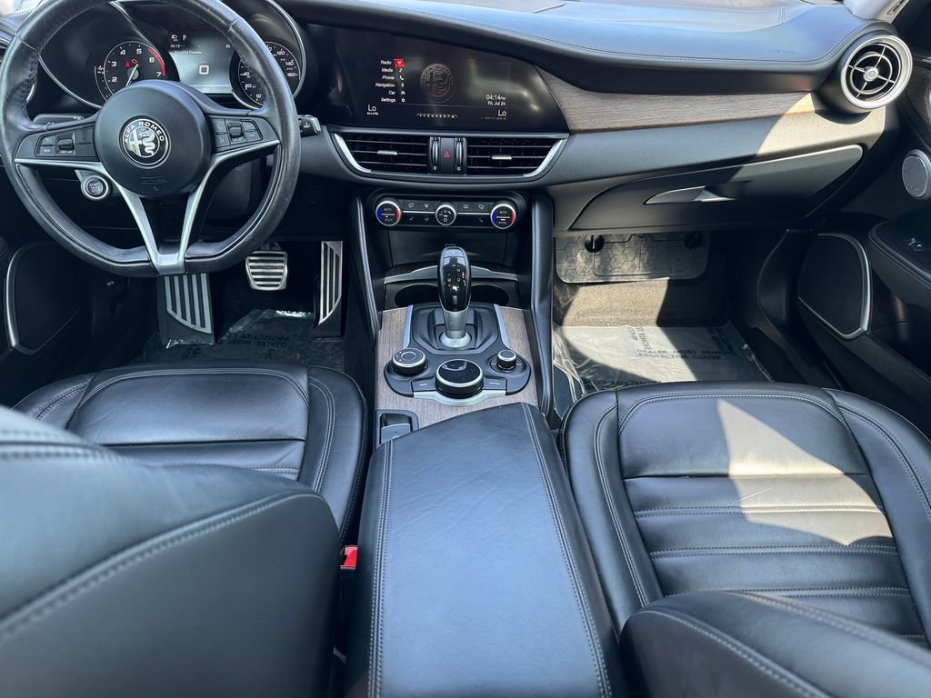 Used 2017 Alfa Romeo Giulia Ti w/ TI Lusso Package AWD/4WD image 16