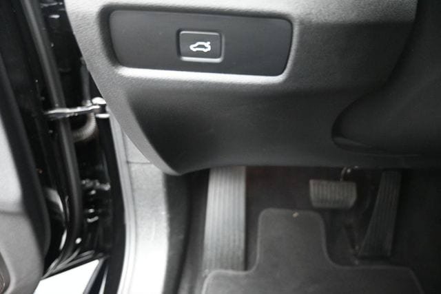Certified 2023 Volvo S60 B5 Plus FWD image 15