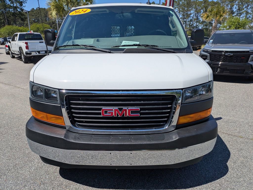Used 2024 GMC Savana 2500 w/ Driver Convenience Package RWD image 9