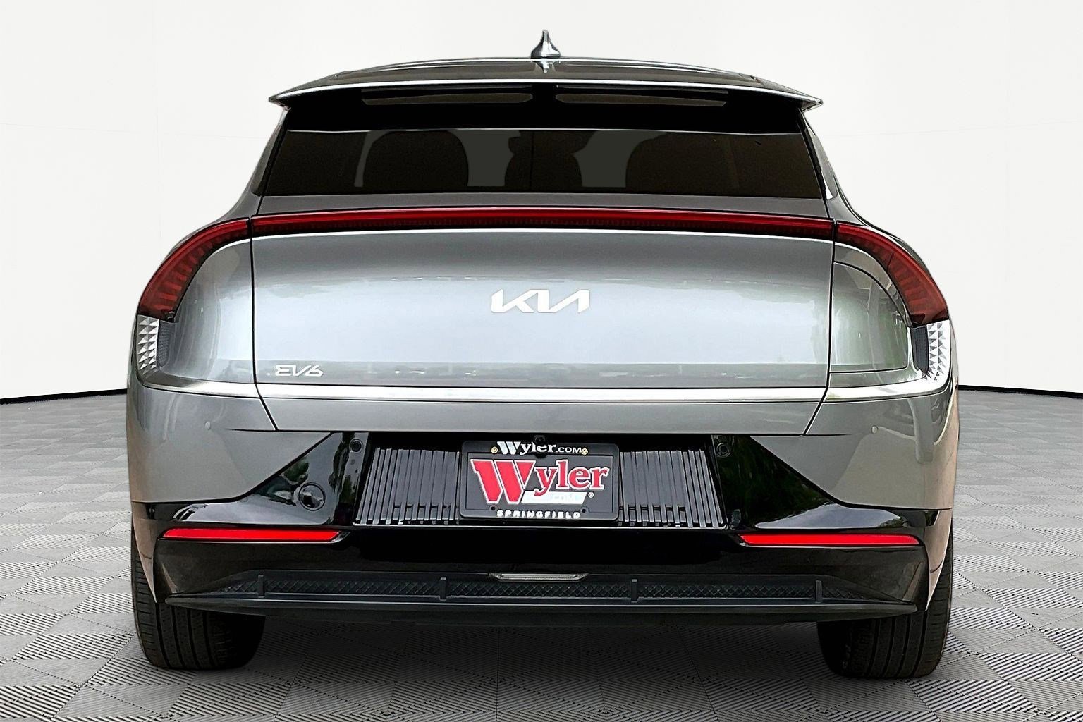 Used 2024 Kia EV6 Wind w/ Wind Technology Package AWD/4WD image 5
