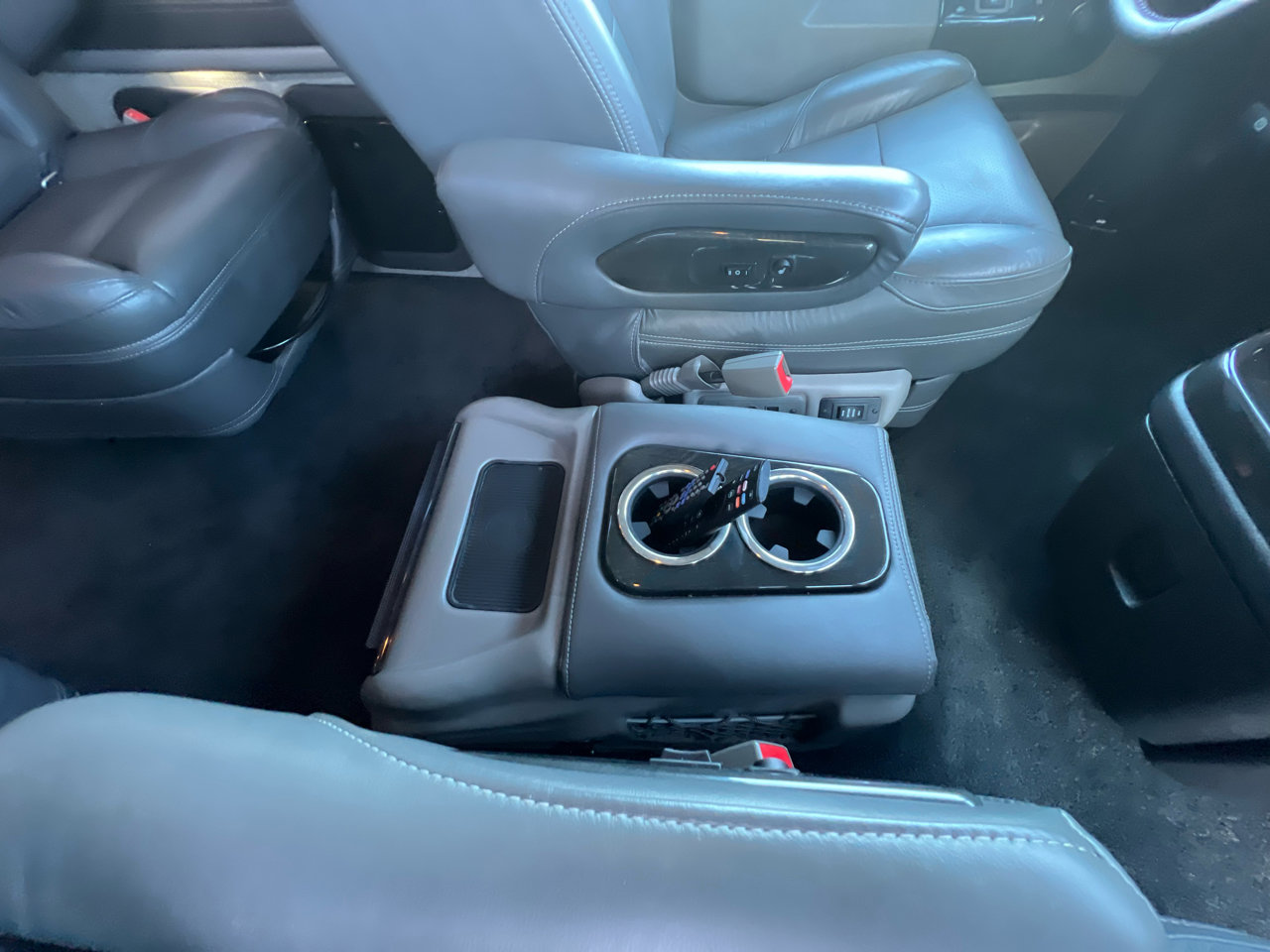 Used 2023 Chevrolet Express 2500 Extended image 34