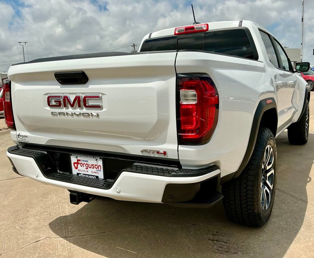 Used 2024 GMC Canyon AT4 w/ Technology Package AWD/4WD image 18