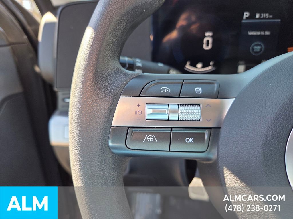 Used 2025 Hyundai Kona SE image 22