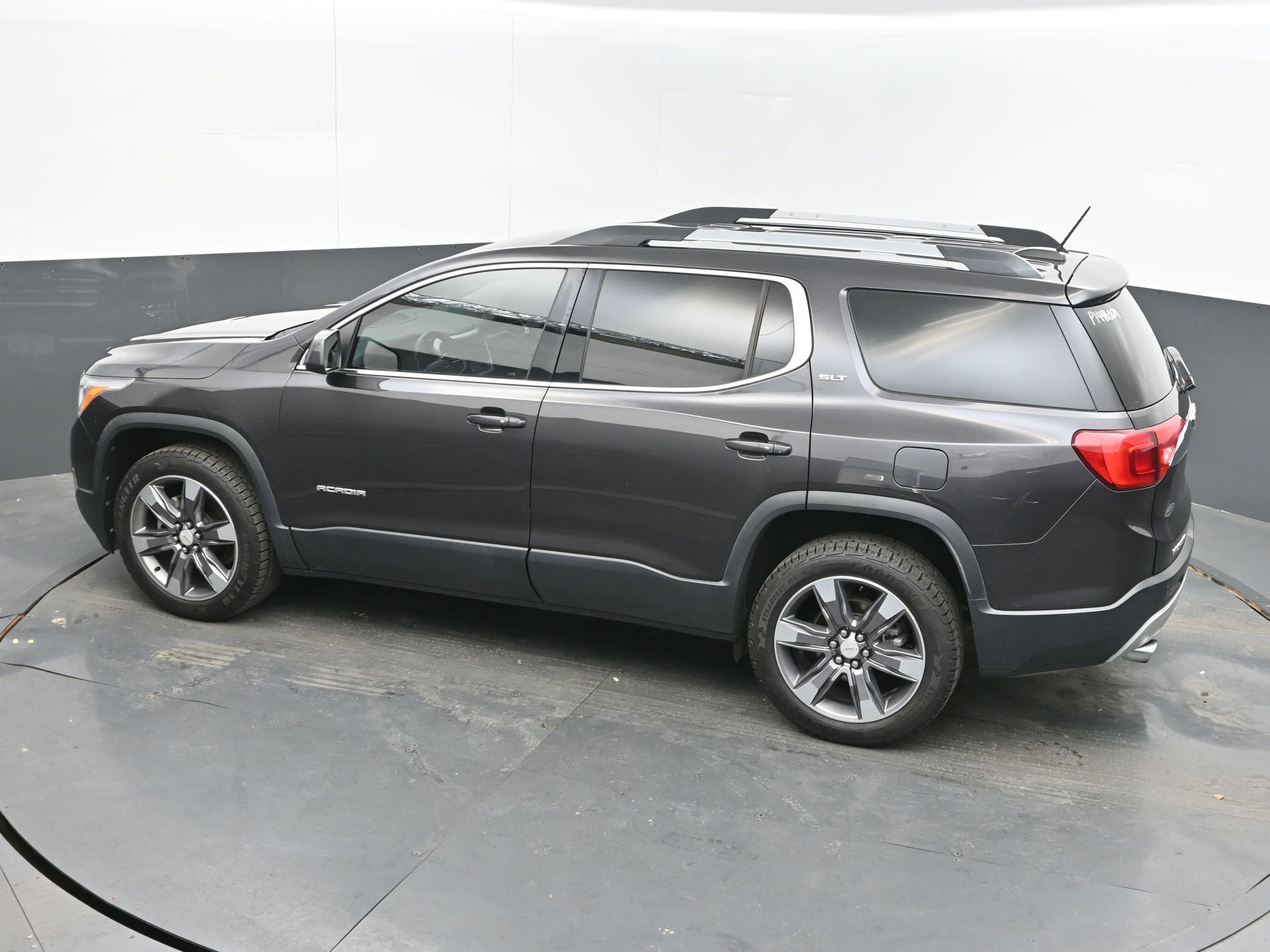 Used 2019 GMC Acadia SLT w/ LPO, Floor Liner Package image 32