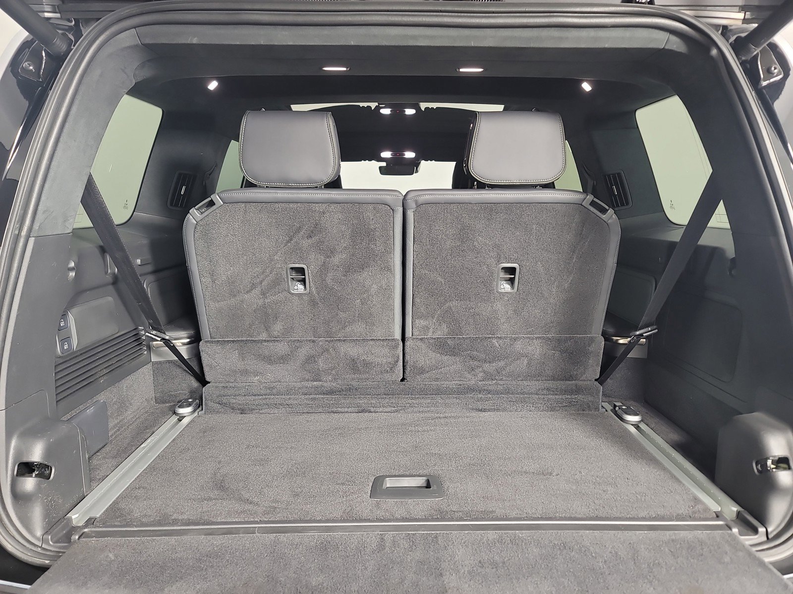 Used 2024 Rivian R1S Adventure AWD/4WD image 15