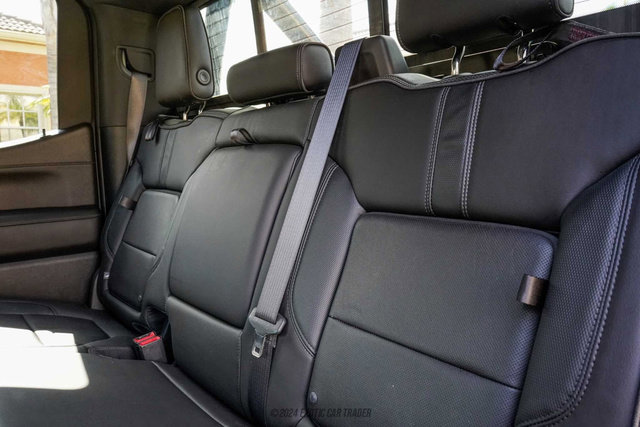Used 2019 Chevrolet Silverado 1500 High Country w/ Technology Package AWD/4WD image 34