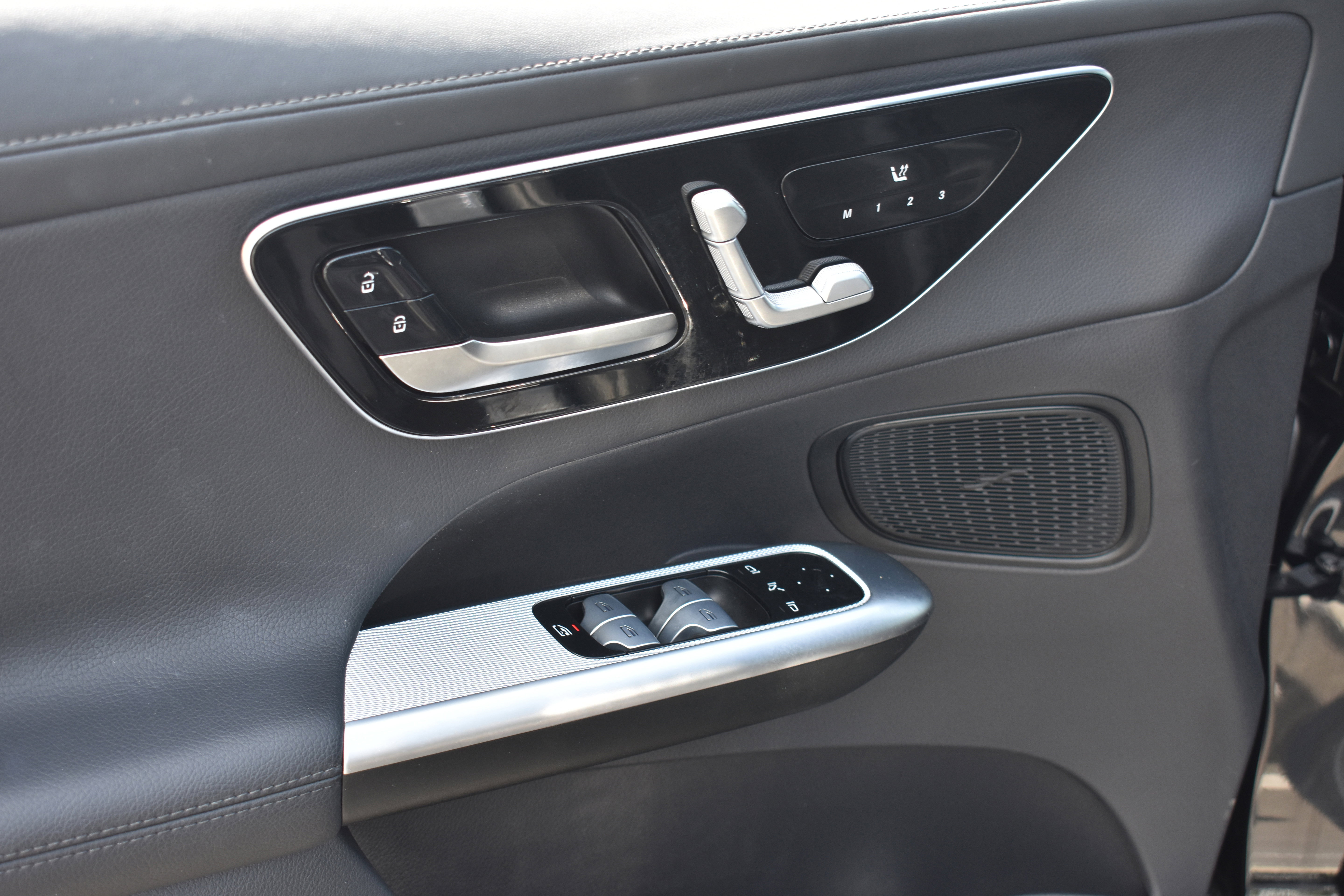 Used 2023 Mercedes-Benz GLC 300 4MATIC image 27