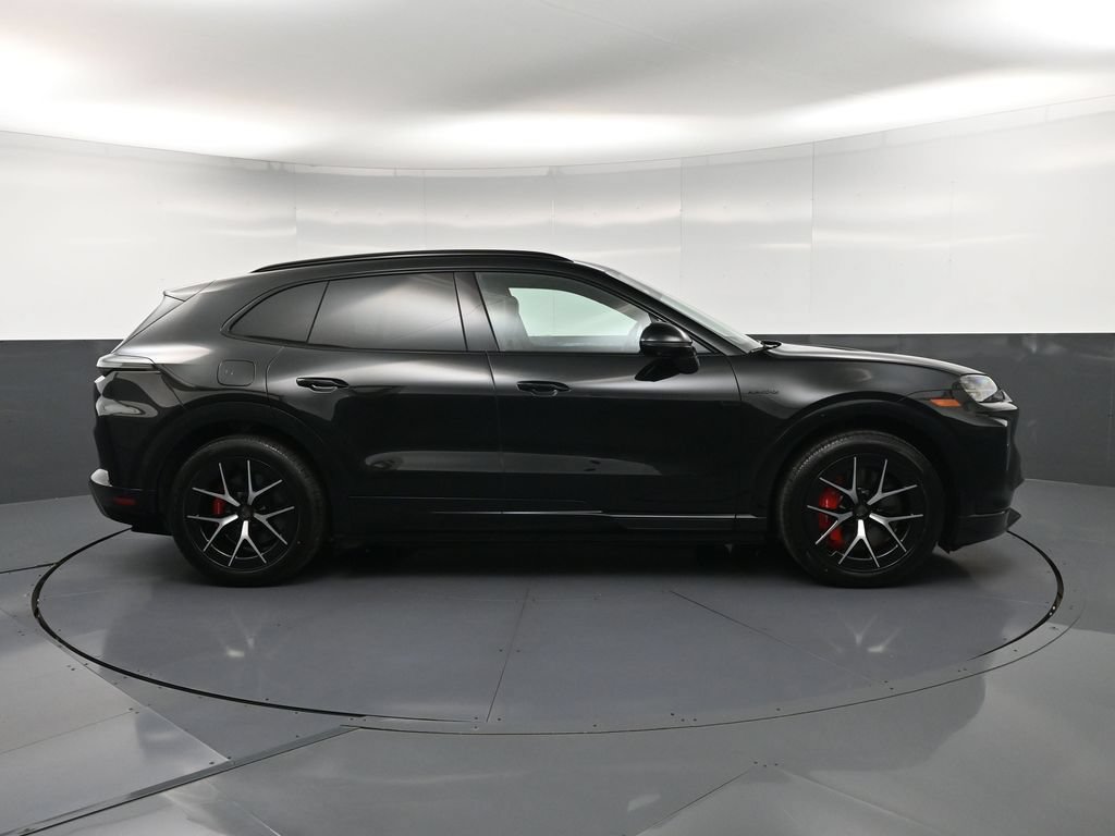 New 2026 Porsche Cayenne Turbo AWD/4WD image 9