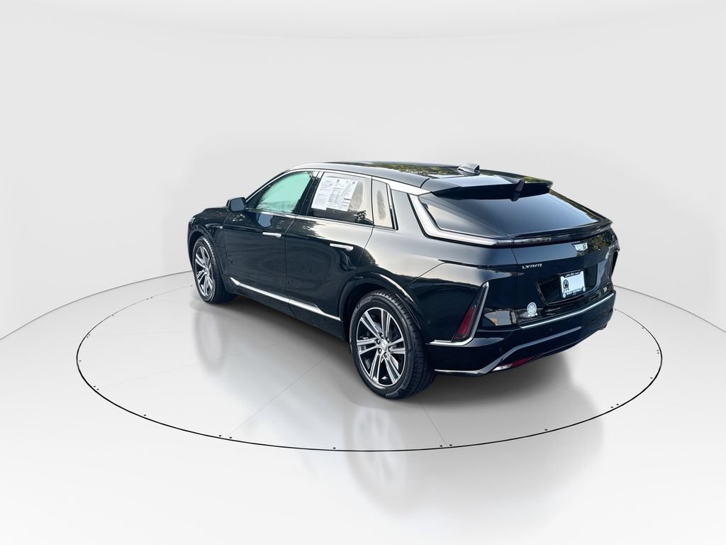 Used 2024 Cadillac Lyriq Luxury AWD/4WD image 6