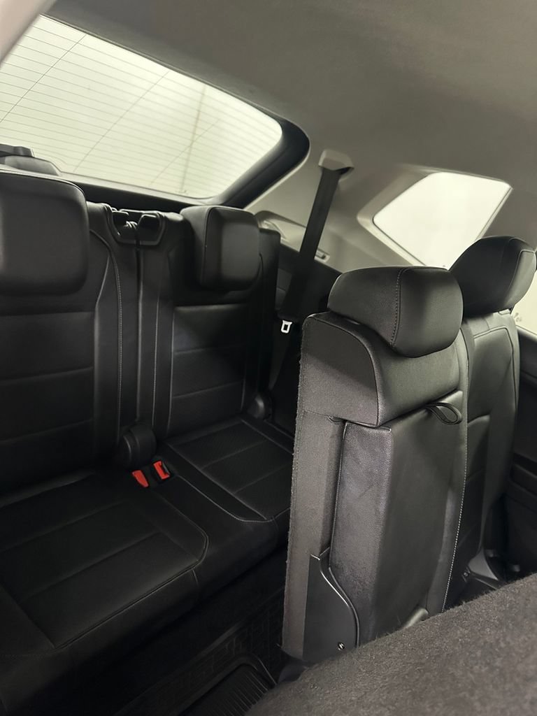Used 2020 Volkswagen Tiguan SE w/ 3rd Row Seat Package AWD/4WD image 30