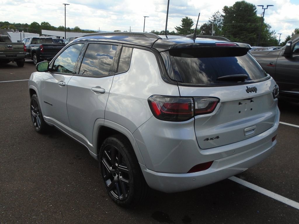 New 2025 Jeep Compass Limited w/ High Altitude Package image 3