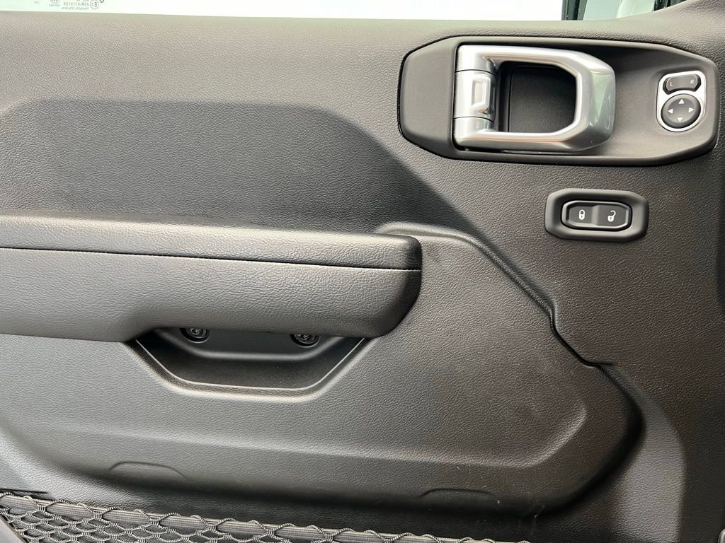 Used 2024 Jeep Gladiator Sport image 20