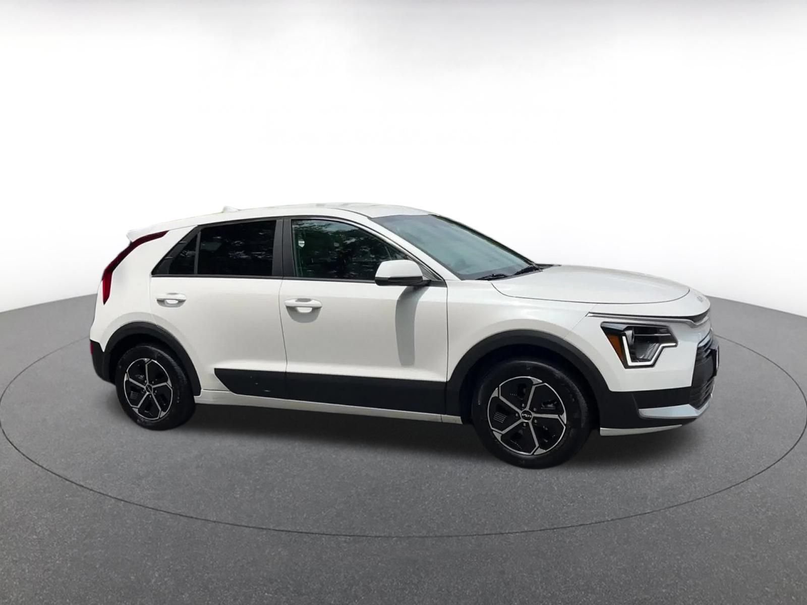 Used 2026 Kia Niro LX FWD video 2