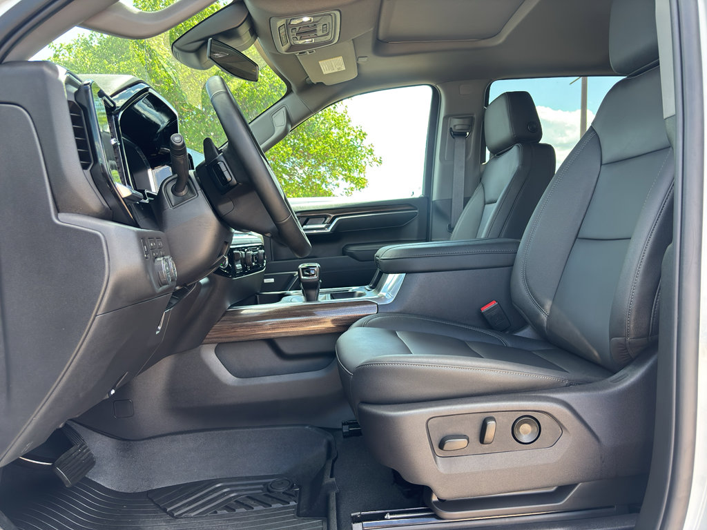 Used 2026 Chevrolet Silverado 1500 LT Trail Boss w/ LT Trail Boss Premium Package AWD/4WD image 12
