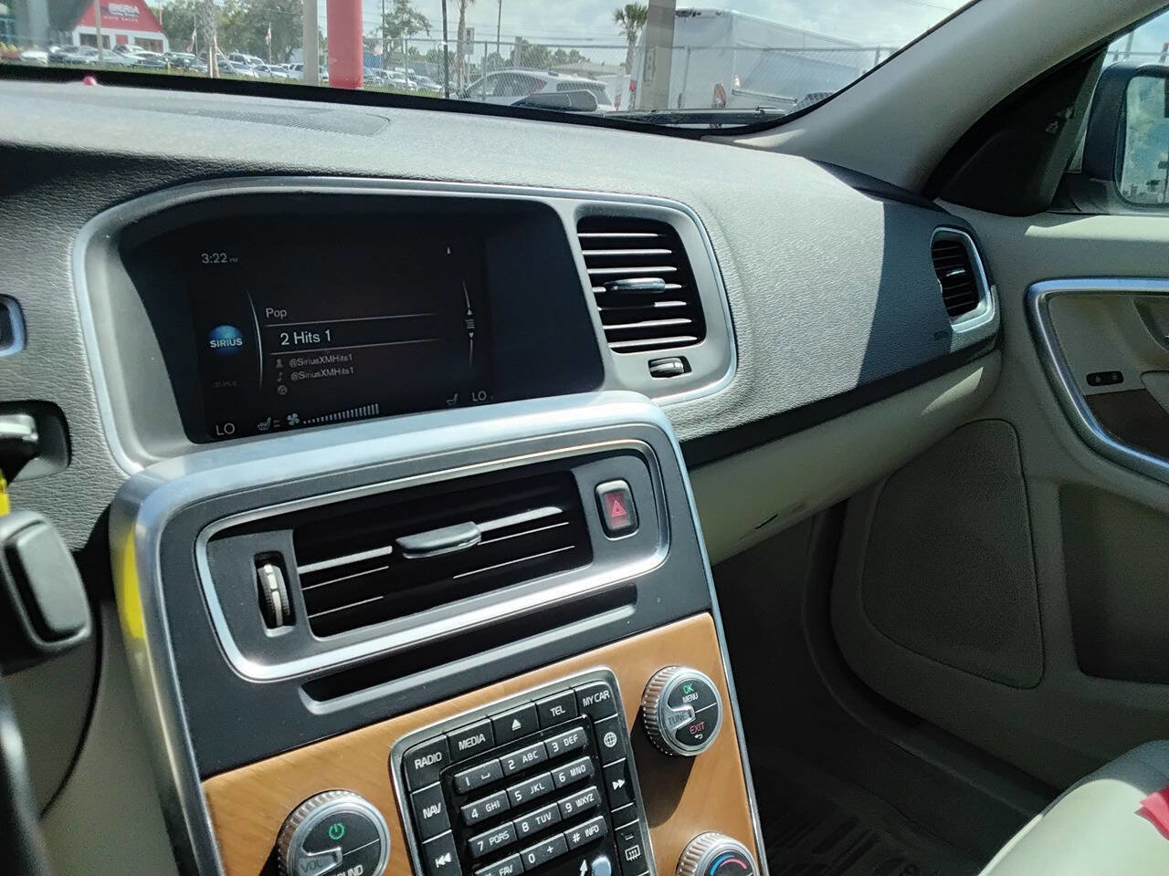 Used 2016 Volvo S60 T5 Inscription Platinum image 12