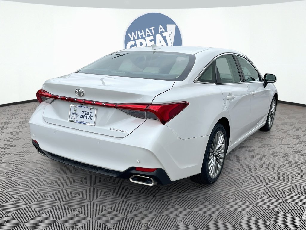 Used 2019 Toyota Avalon Limited w/ Advanced Safety Package FWD image 6