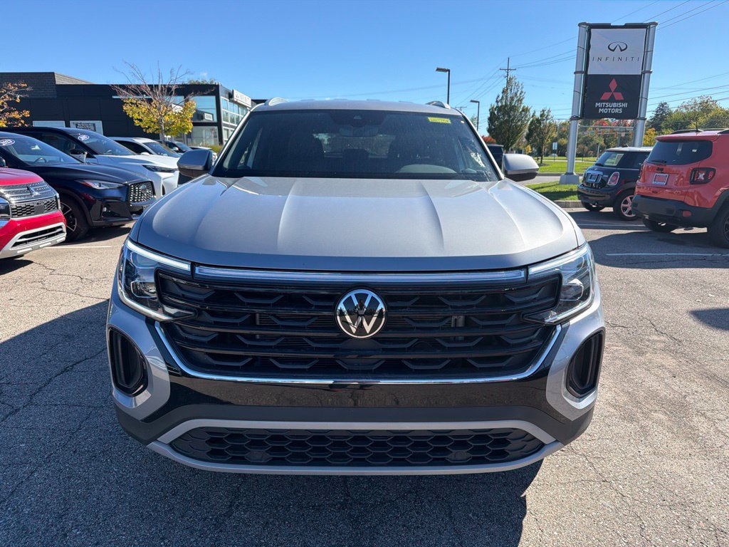 Used 2026 Volkswagen Atlas Cross Sport SE FWD image 2