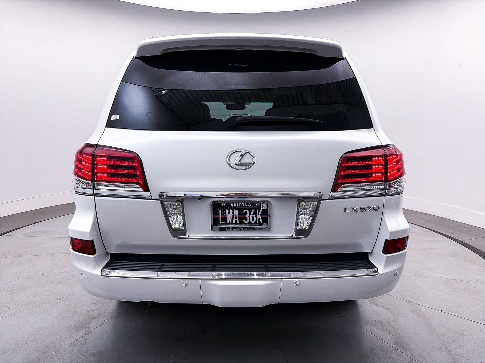Used 2013 Lexus LX 570 4WD w/ Luxury Pkg w/Pre-crash image 12