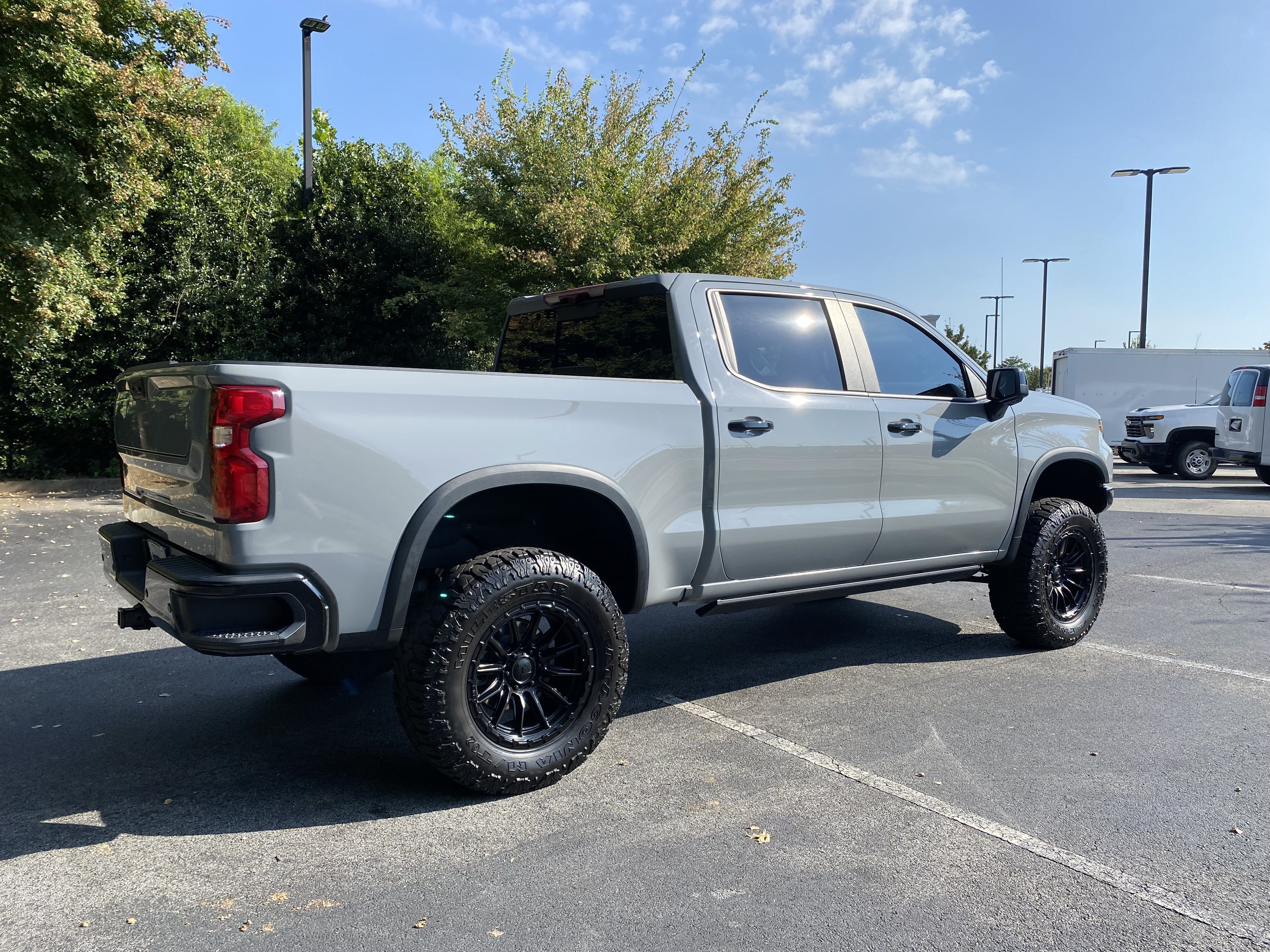 Used 2025 Chevrolet Silverado 1500 ZR2 w/ Technology Package AWD/4WD image 9