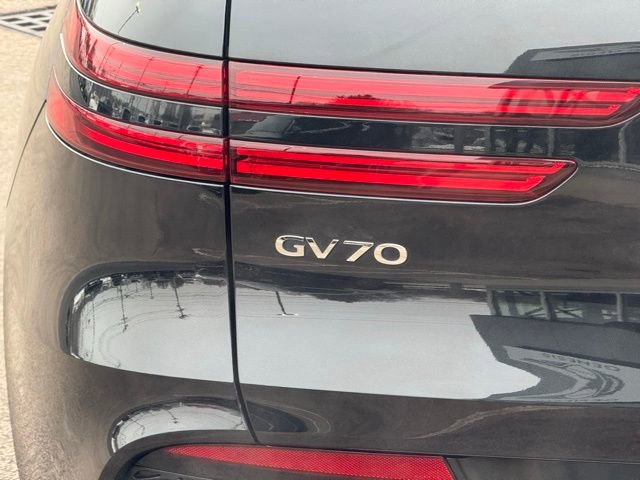Certified 2023 Genesis GV70 2.5T image 9