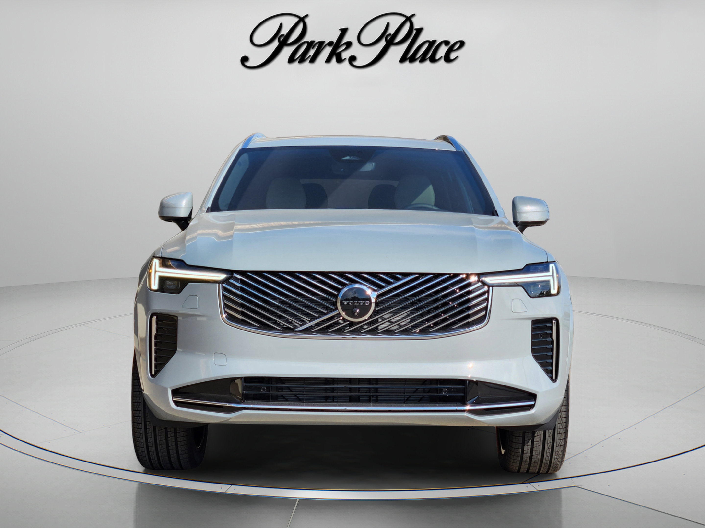 Used 2026 Volvo XC90 B6 Plus w/ Protection Package Premier AWD/4WD image 9