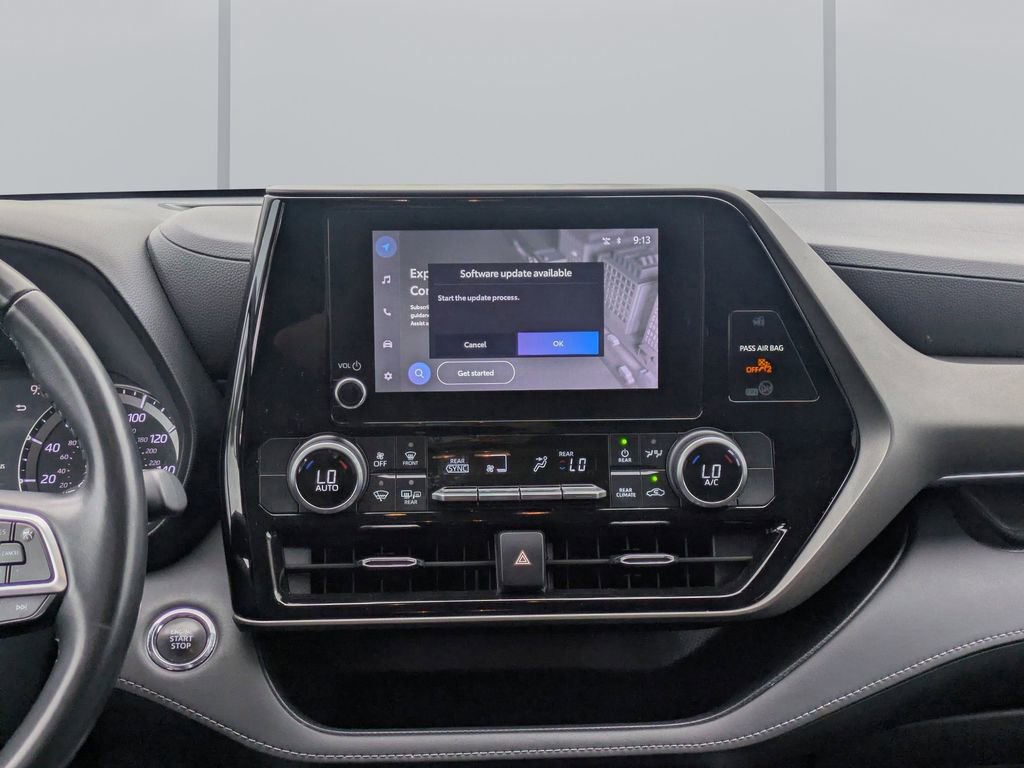 Used 2023 Toyota Highlander LE image 19