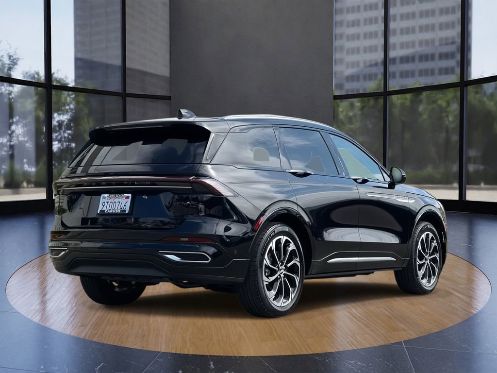 Used 2024 Lincoln Nautilus Reserve w/ Equipment Group 202A image 3