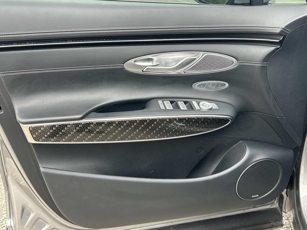 Used 2022 Genesis GV70 3.5T Sport w/ Sport Prestige Package AWD/4WD image 19