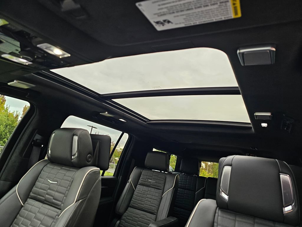 New 2026 Cadillac Escalade ESV Platinum Sport AWD/4WD image 24
