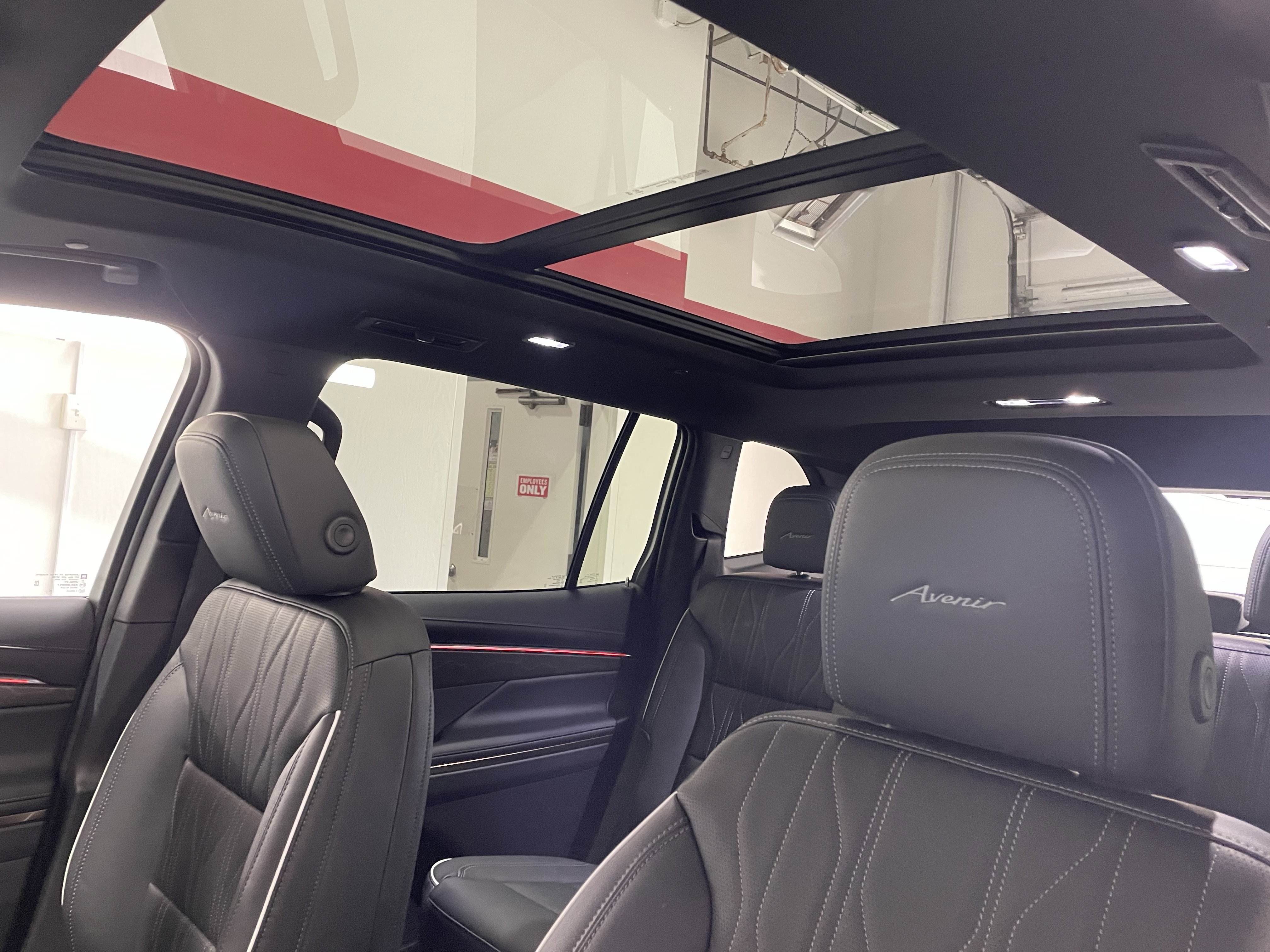 New 2026 Buick Enclave Avenir w/ Super Cruise Package image 17