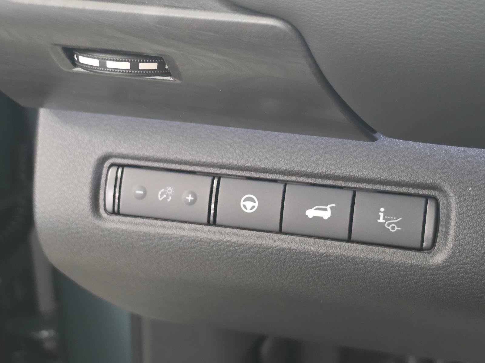 New 2026 Nissan Pathfinder Platinum FWD image 20